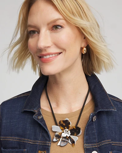 Tortoise Floral Pendant Necklace