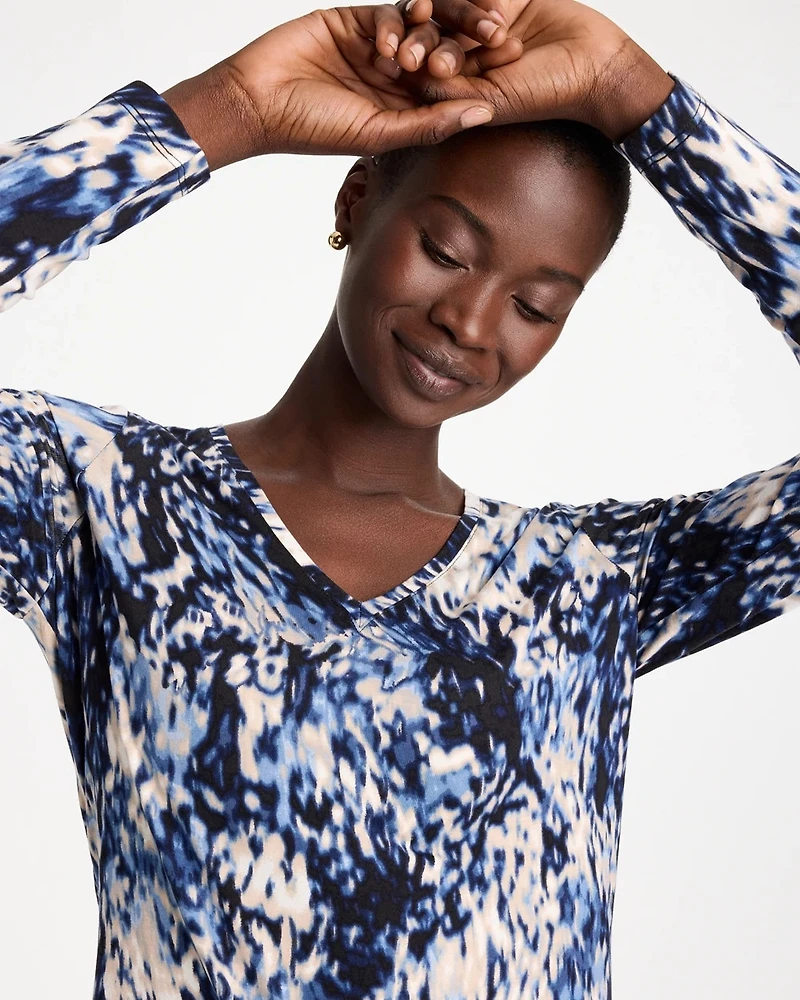 Swirled Touch of Cool™ V-Neck Layering Tee