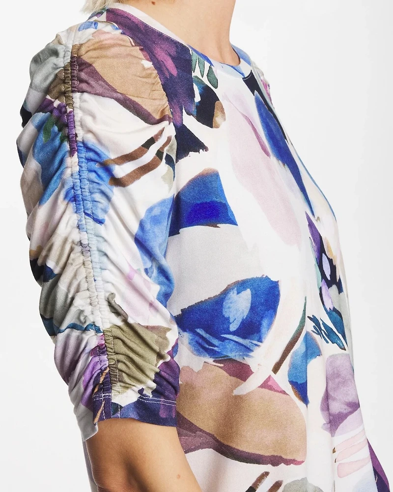 Geo Blur Ruched Sleeve Tee