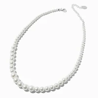 Graduated White Pearl Necklace 