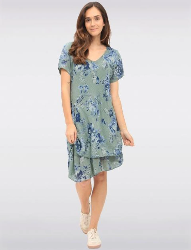 Two-Tiered Short Sleeve Elegant Floral Print V-neck Crinkled Dress By Froccella