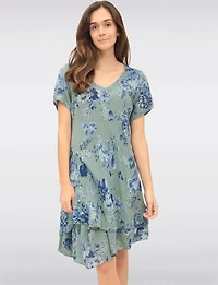 Two-Tiered Short Sleeve Elegant Floral Print V-neck Crinkled Dress By Froccella