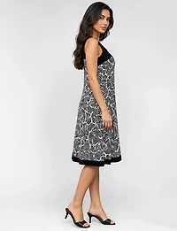 Wrinkle-Resistant Sleeveless Monochrome Printed A-Line Dress by Perle