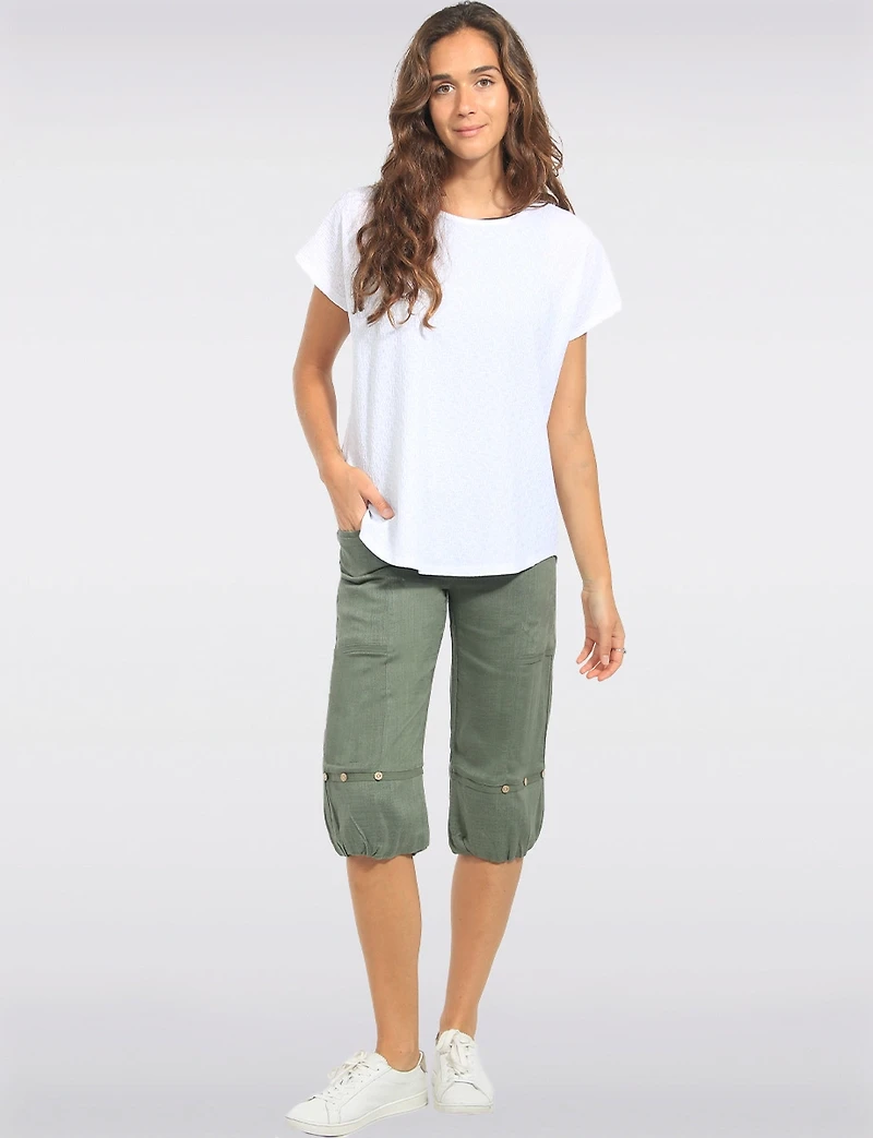 White Textured Stretchy Knit Short Sleeve Scoop Neck Rounded Hem Top by Perle