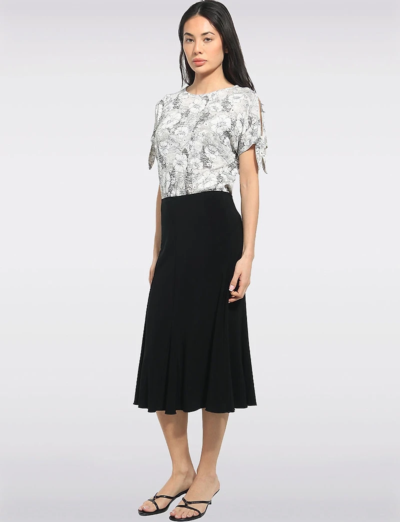 Elegant Stretchy Solid A-Line Mid-Length Elastic Waist Skirt by Perle
