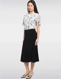 Elegant Stretchy Solid A-Line Mid-Length Elastic Waist Skirt by Perle