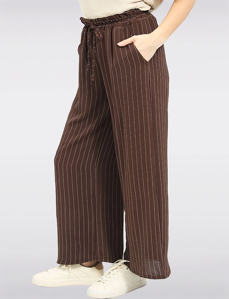 Chic Wide-Leg Striped Pants with Elastic Waistband & Front Pockets by Froccella