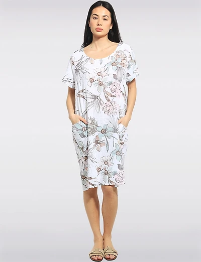 Soft Floral Print Cotton Knee-Length Short Sleeve Dress with Pocke by Froccella