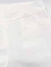 White Textured Stretch Slim Fit Pull-On Capri with Two Pockets & Button Cuff