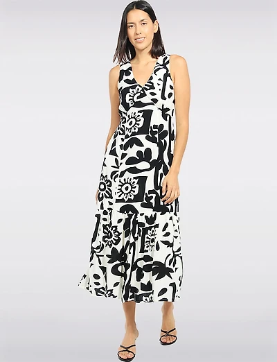 Elegant Floral Print Sleeveless V-Neck Tiered Maxi Dress by Stella Morgan