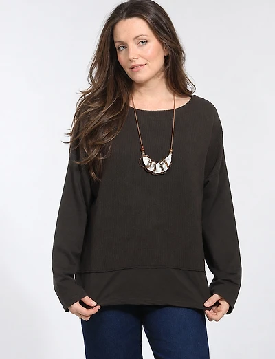 Crinkled Textured Rounded High-Low Hem Tunic with Chic Necklace by Froccella