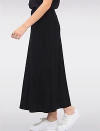 Classic Black Stretch Pull-On Maxi Skirt with A-Line Silhouette by Vamp