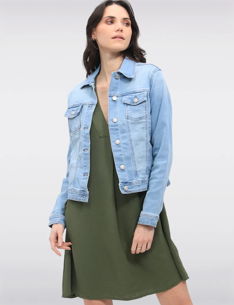 Modern Stretch Cotton Light Wash Denim Jean Jacket by Baccini