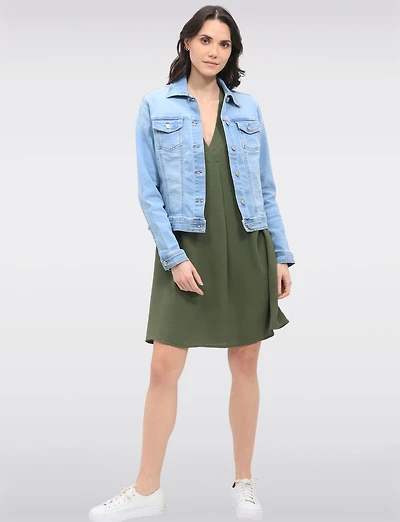 Modern Stretch Cotton Light Wash Denim Jean Jacket by Baccini