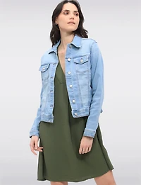 Modern Stretch Cotton Light Wash Denim Jean Jacket by Baccini