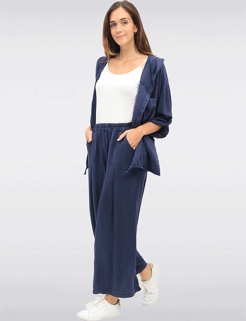 Lightweight Wide-Leg Pants with Front Pleat Elastic Waist & Pockets by Froccella