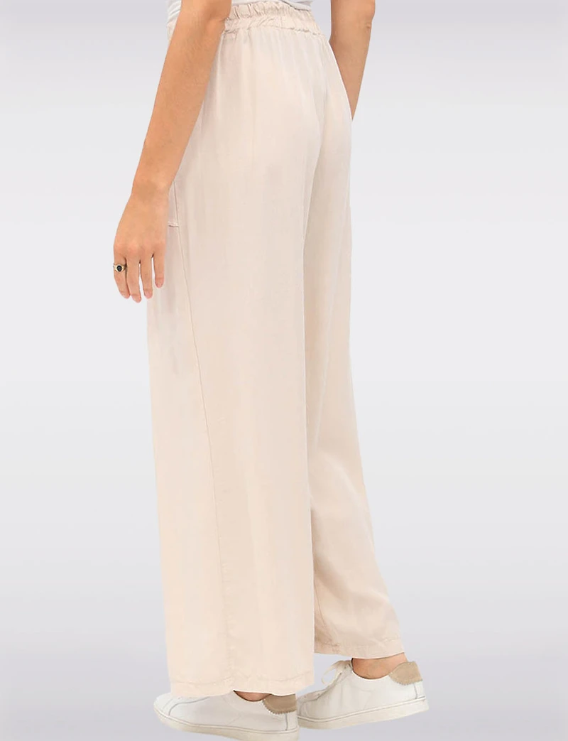Lightweight Wide-Leg Pants with Front Pleat Elastic Waist & Pockets by Froccella