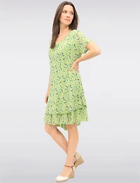 Slim Fit Two-Tiered Short Sleeve Floral Print V-neck Crinkled Dress By Froccella