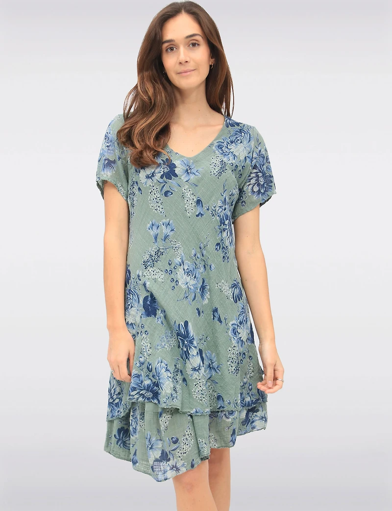 Two-Tiered Short Sleeve Elegant Floral Print V-neck Crinkled Dress By Froccella