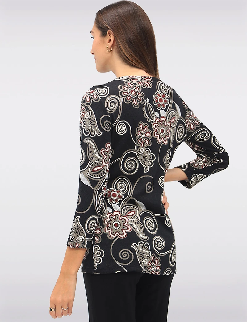 Chic Embossed Floral Knit 3/4 Sleeve Crew Neck Tunic with Angled Hem by Perle