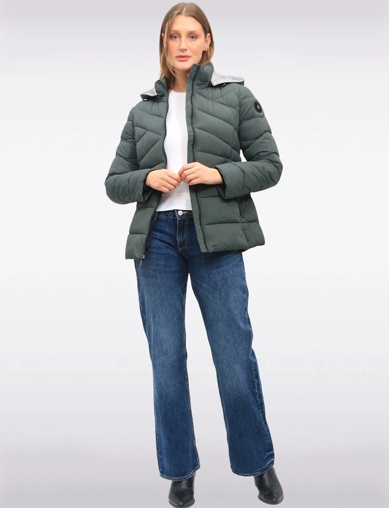 Lightweight Short Vegan Quilted Puffer Jacket with Detachable Hood by Snoboll