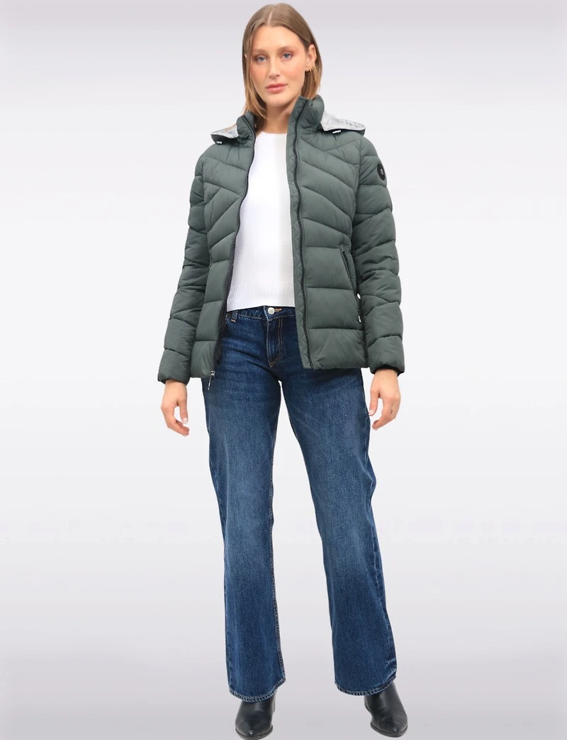 Lightweight Short Vegan Quilted Puffer Jacket with Detachable Hood by Snoboll