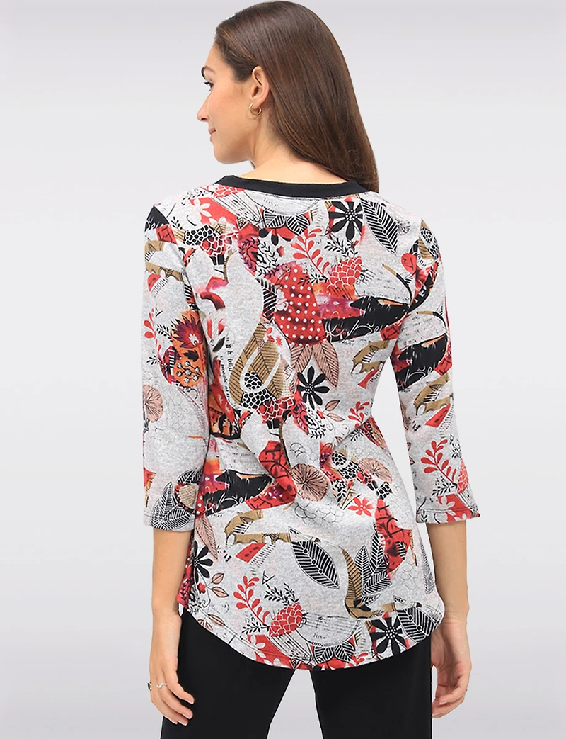 Vibrant Printed Contrast Trim V-Neck 3/4 Sleeve Knit Top with Rounded Hem Perle