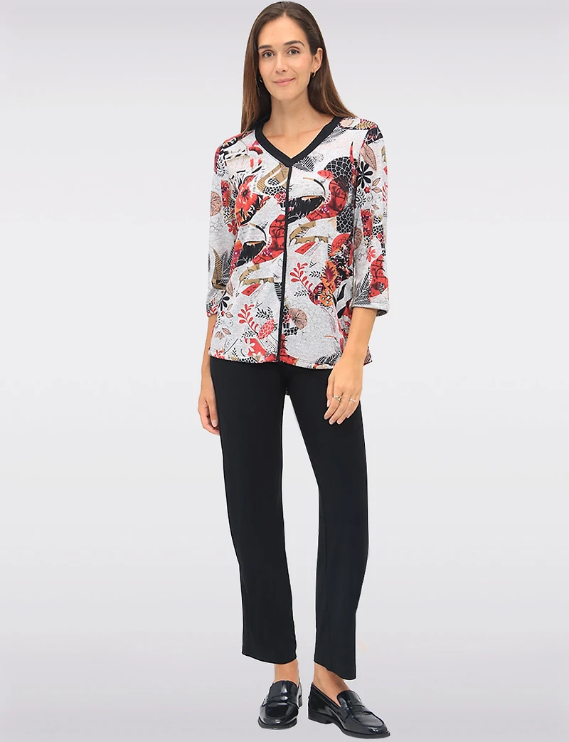 Vibrant Printed Contrast Trim V-Neck 3/4 Sleeve Knit Top with Rounded Hem Perle
