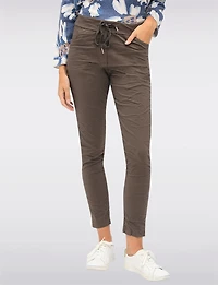 Crinkled Slim-Fit Drawstring-Waist 4-Pocket Stretch Pants by Froccella