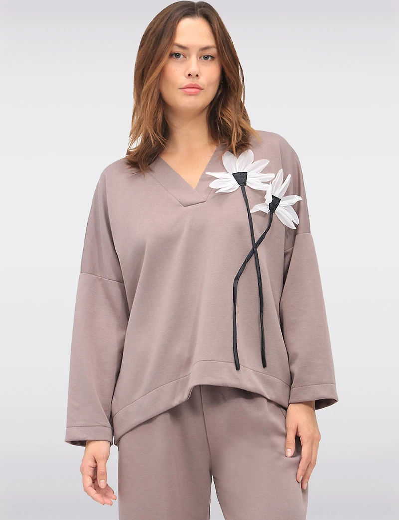 Casual Floral Appliqué V-Neck Sweater with Gathers at Hem & Cuffs by Froccella