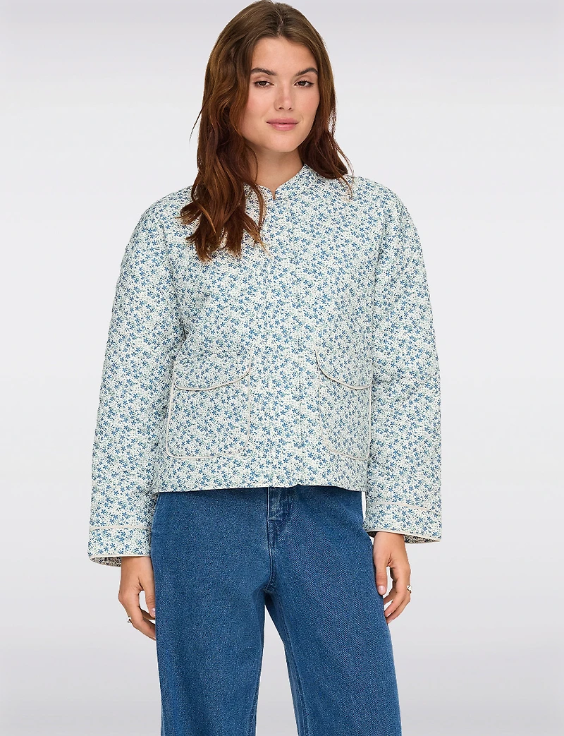 Trendy Blue & Cream Paisley Printed Cropped Patch Pocket Quilted Jacket by Only