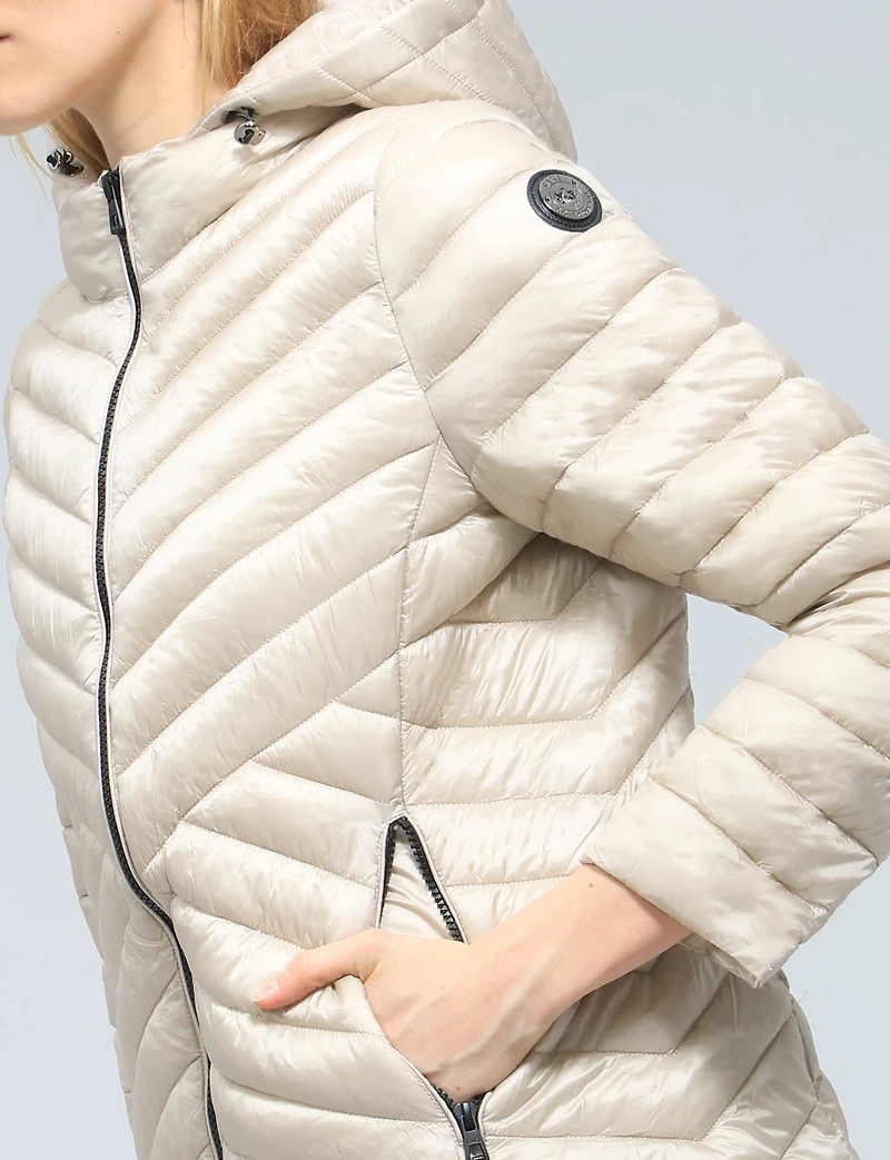 Lightweight Valerie Vegan Chevron-Quilt Puffer Detachable Hooded Jacket by Saki