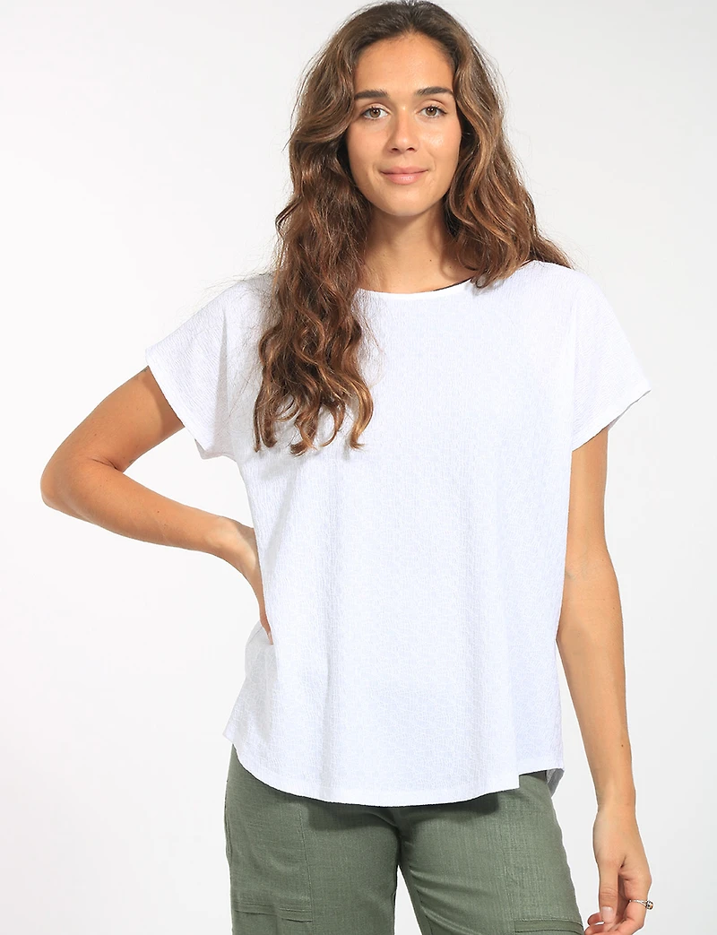 White Textured Stretchy Knit Short Sleeve Scoop Neck Rounded Hem Top by Perle