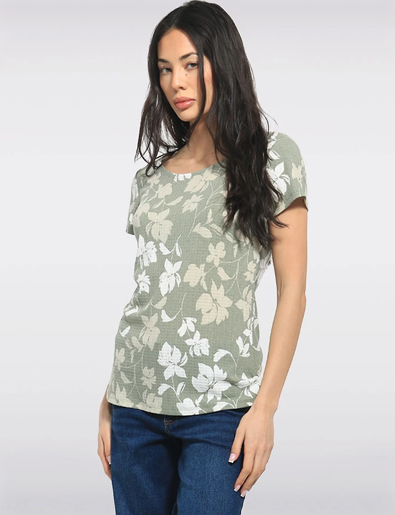 Slim Fit Short Sleeve Waffle Knit Scoop Round Neck Floral Print Top by Perle