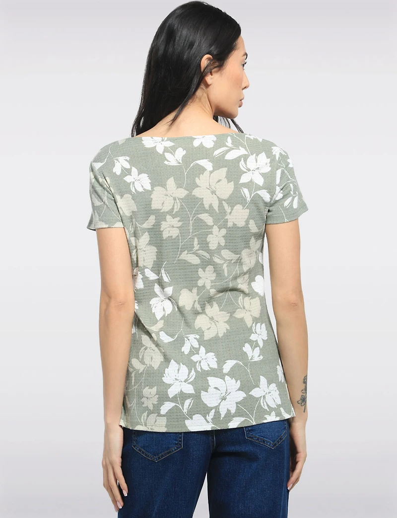 Slim Fit Short Sleeve Waffle Knit Scoop Round Neck Floral Print Top by Perle