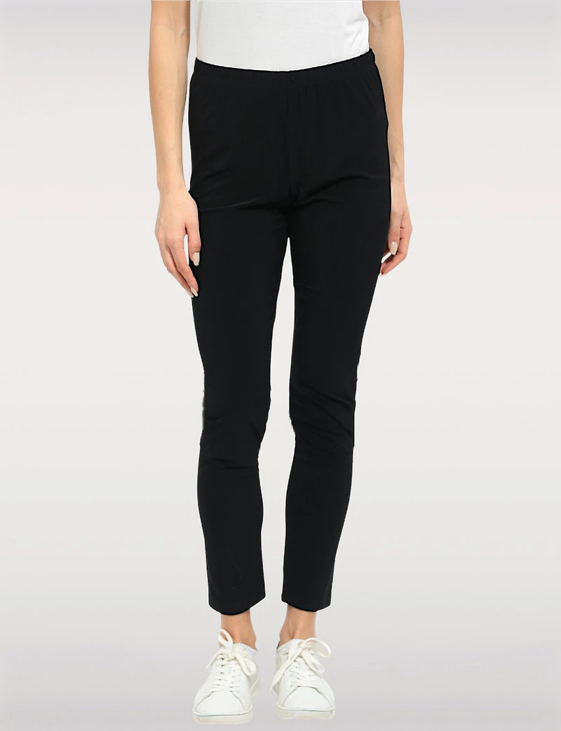Pull-On Black Stretch Leggings by Perle
