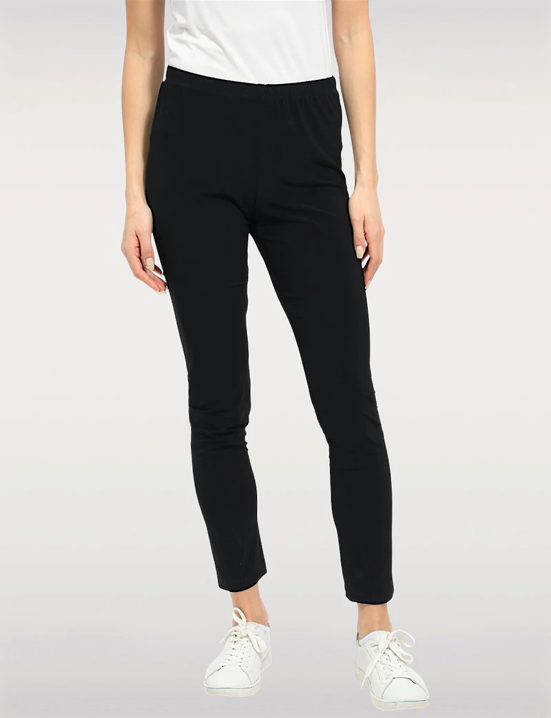 Pull-On Black Stretch Leggings by Perle
