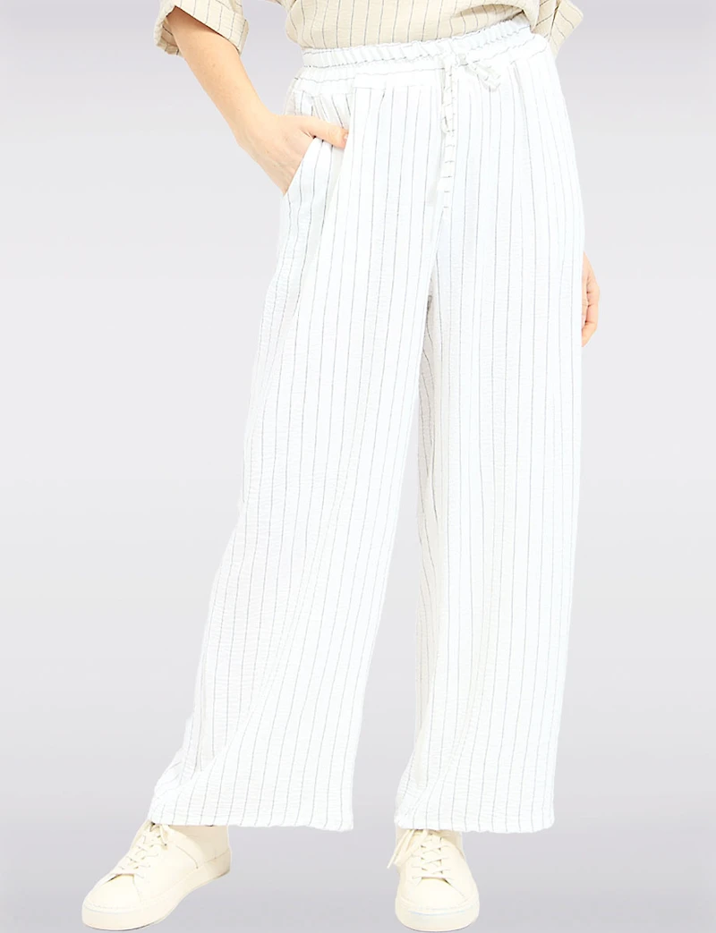Chic Wide-Leg Striped Pants with Elastic Waistband & Front Pockets by Froccella