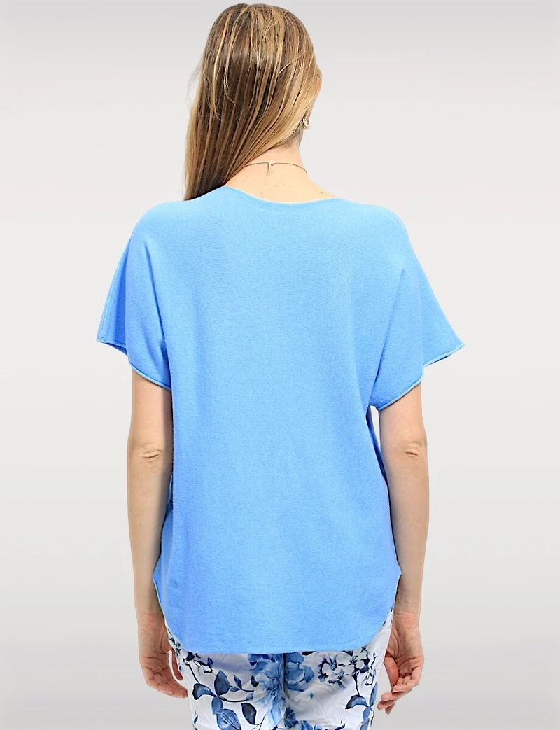 Short Sleeve V-Neck Soft Touch Knit Top with Rounded Hem & Necklace by Froccella