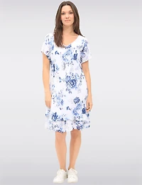 Two-Tiered Short Sleeve Elegant Floral Print V-neck Crinkled Dress By Froccella