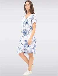 Two-Tiered Short Sleeve Elegant Floral Print V-neck Crinkled Dress By Froccella