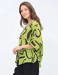 Abstract Graphic Print Short Sleeve Scoop Neck Top with Side Slits by Froccella