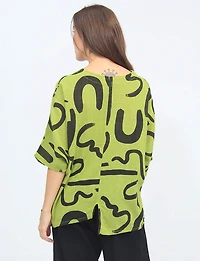 Abstract Graphic Print Short Sleeve Scoop Neck Top with Side Slits by Froccella