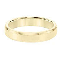 4.5MM Wedding Ring in 10KT Yellow Gold. Size 10
