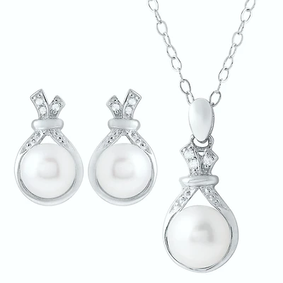 Round Pearl and Cubic Zirconia 18-inch Pendant in Sterling Silver