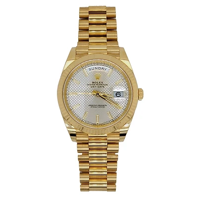 Pre-Owned Rolex Presidential Day-Date Diamond Accent Oyster Perpetual with 40X40 MM Silvertone Round Dial 18KT Gold. 228238