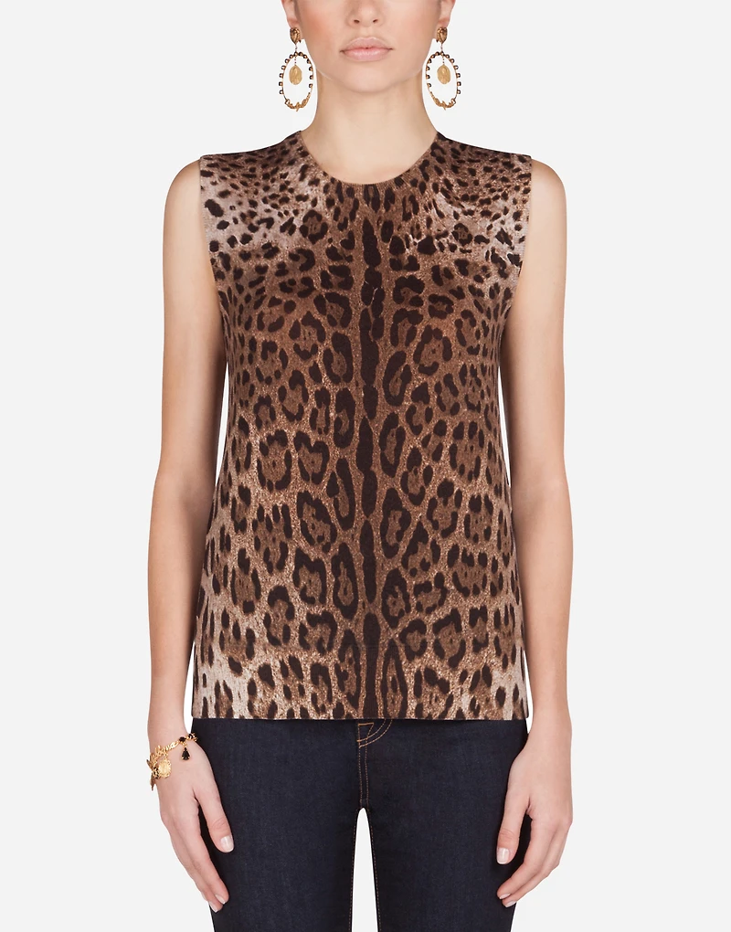 Sleeveless wool sweater with leopard print