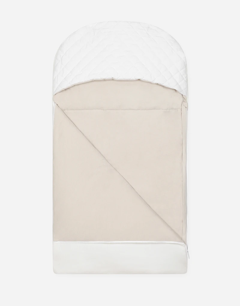 Quilted jacquard nest with DG logo