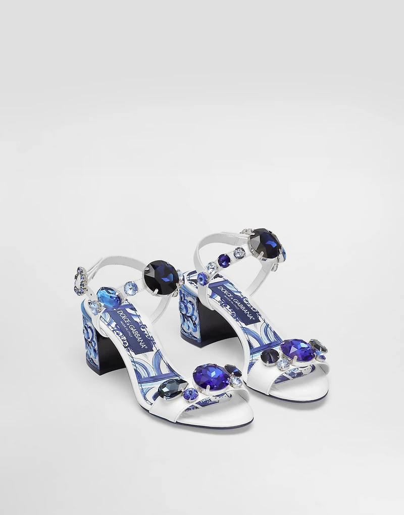 Patent leather sandal with jewel embroidery