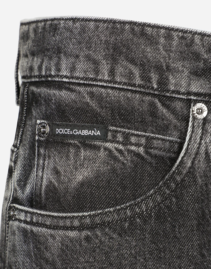 Oversize denim jeans